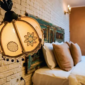 1870s-tas-konak-otel-sanat-sokagi.hotelsofizmir.com/